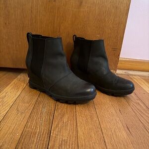 Sorel Womens Joan Rhapsody Chelsea Wedge Ankle Boots, Black